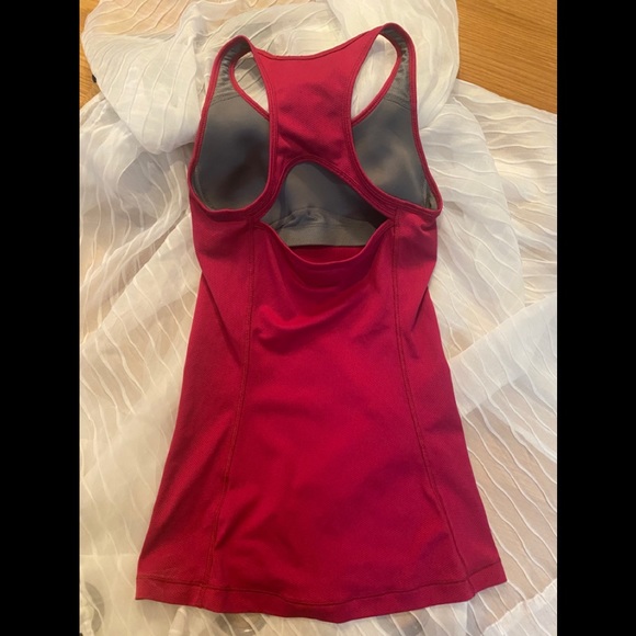 ❤️EUC, Nike racerback tank - Picture 3 of 5